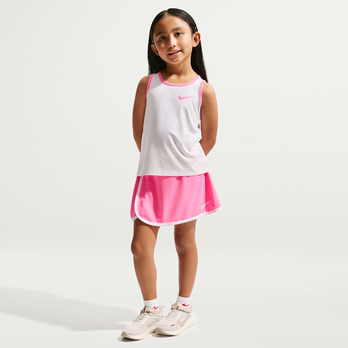 Nike Conjunto de dos piezas con skort Dri-FIT Colorblocked para niños talla pequeña
