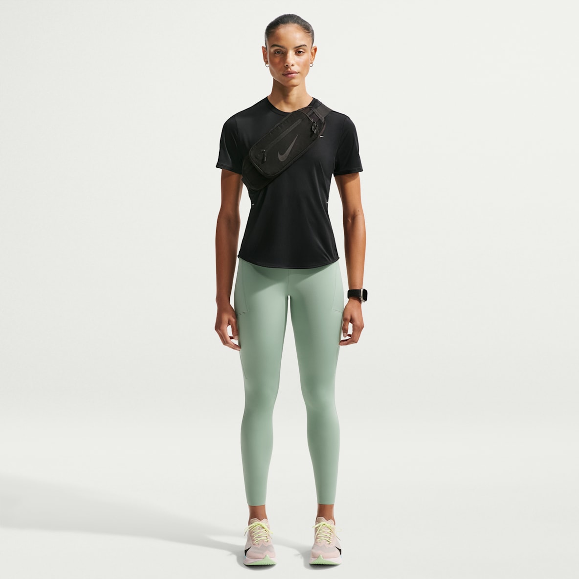 Nike Swift Women's High-Waisted 7/8 Running Leggings with Pockets