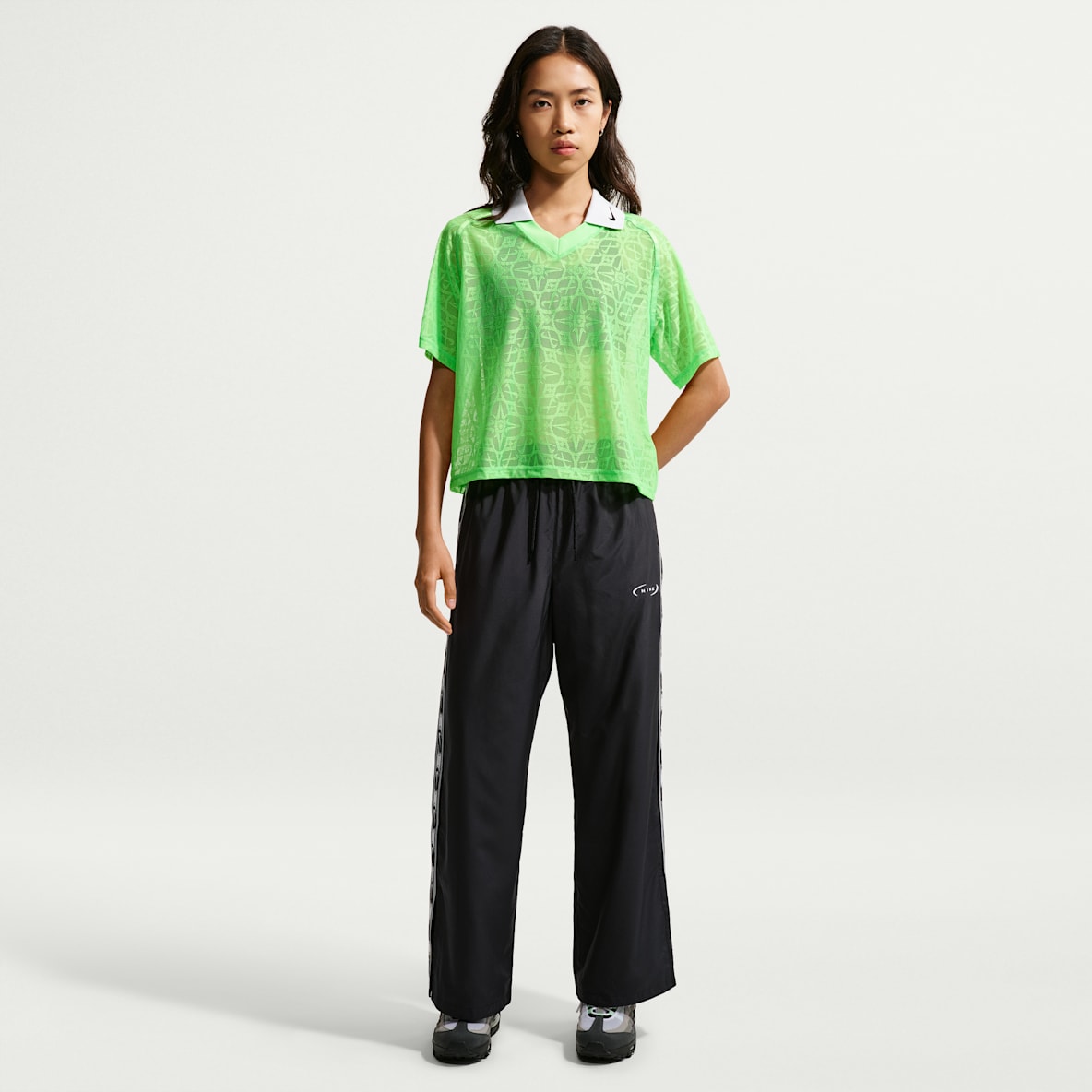 Nike Sportswear Classic Women's Mid-Rise Woven Trousers