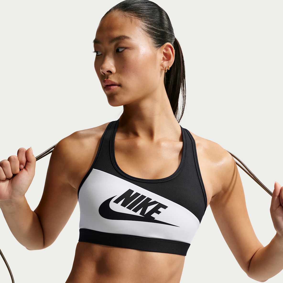 Nike Swoosh Women's Medium-Support Padded Sports Bra