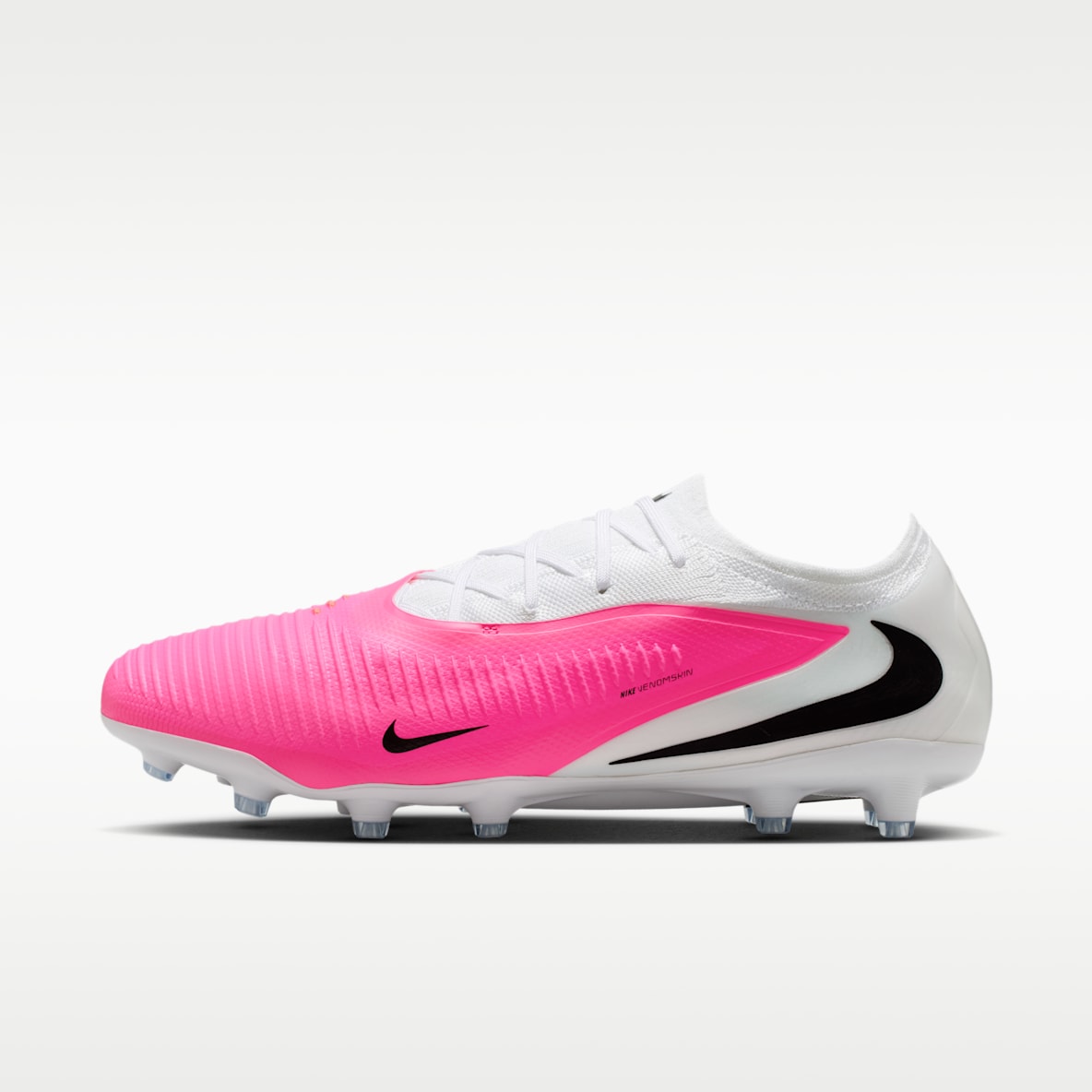 Nike Phantom 6 Low Pro Artificial-Grass Football Boot