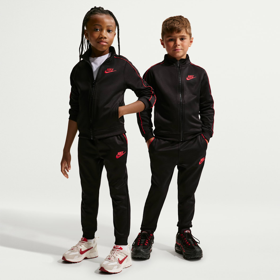 Nike Conjunto de 2 piezas Dri-FIT con ribetes y cierre completo Propus Lifestyle para niños talla pequeña