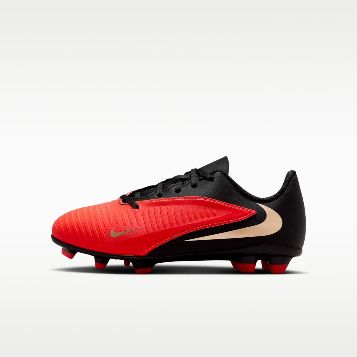 Nike Jr. Phantom 6 Low Club Older Kids' Multi-ground Football Boot