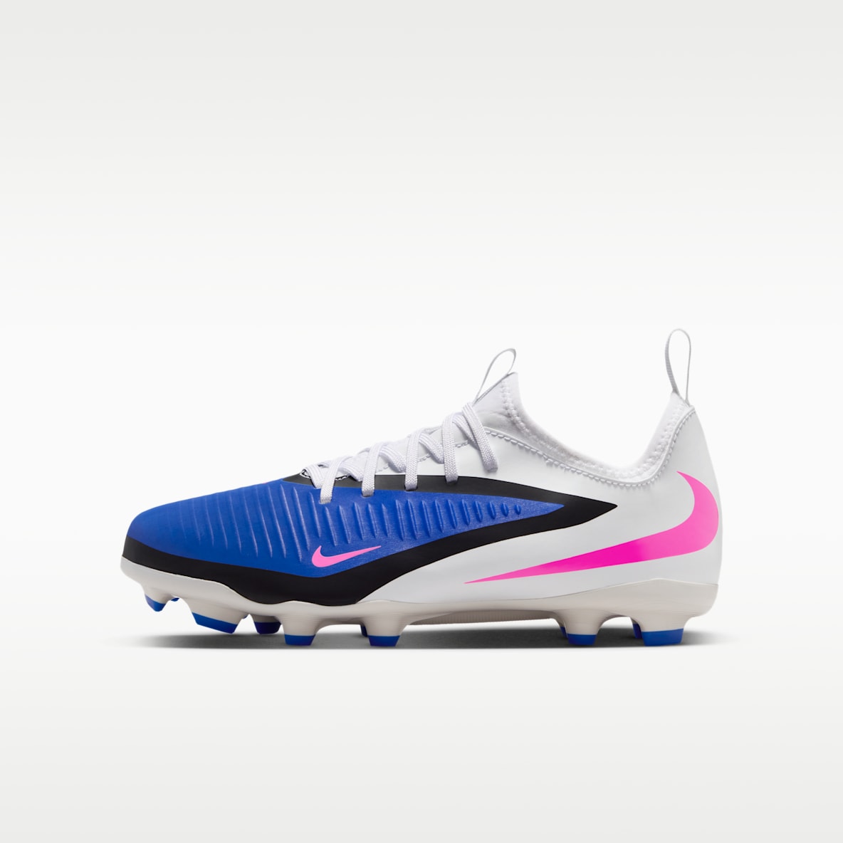 Nike Jr. Phantom 6 Low Academy Older Kids' Multi-Ground Football Boot