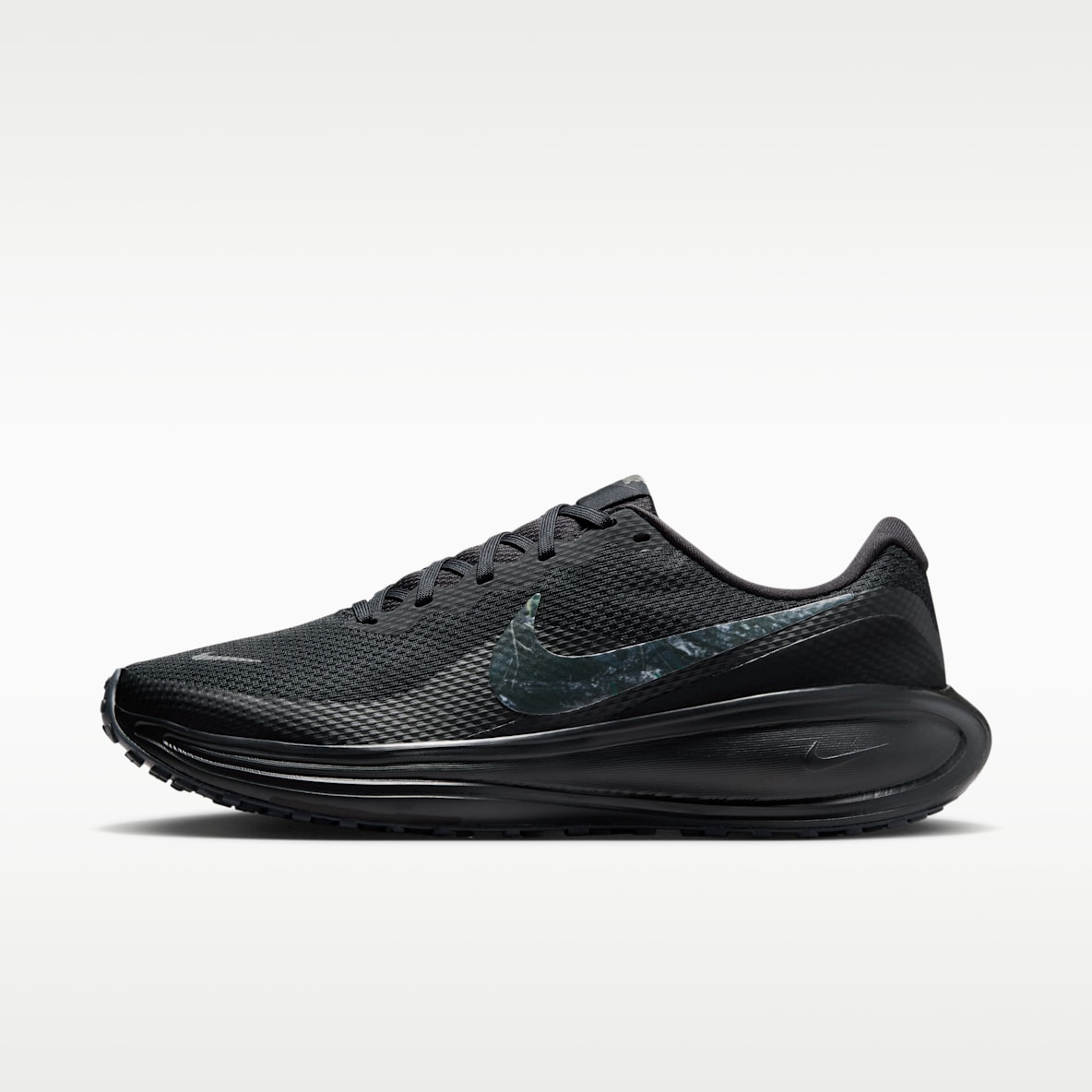 Nike Revolution 8 Men's RealtreeĀ® Road-Running Shoes