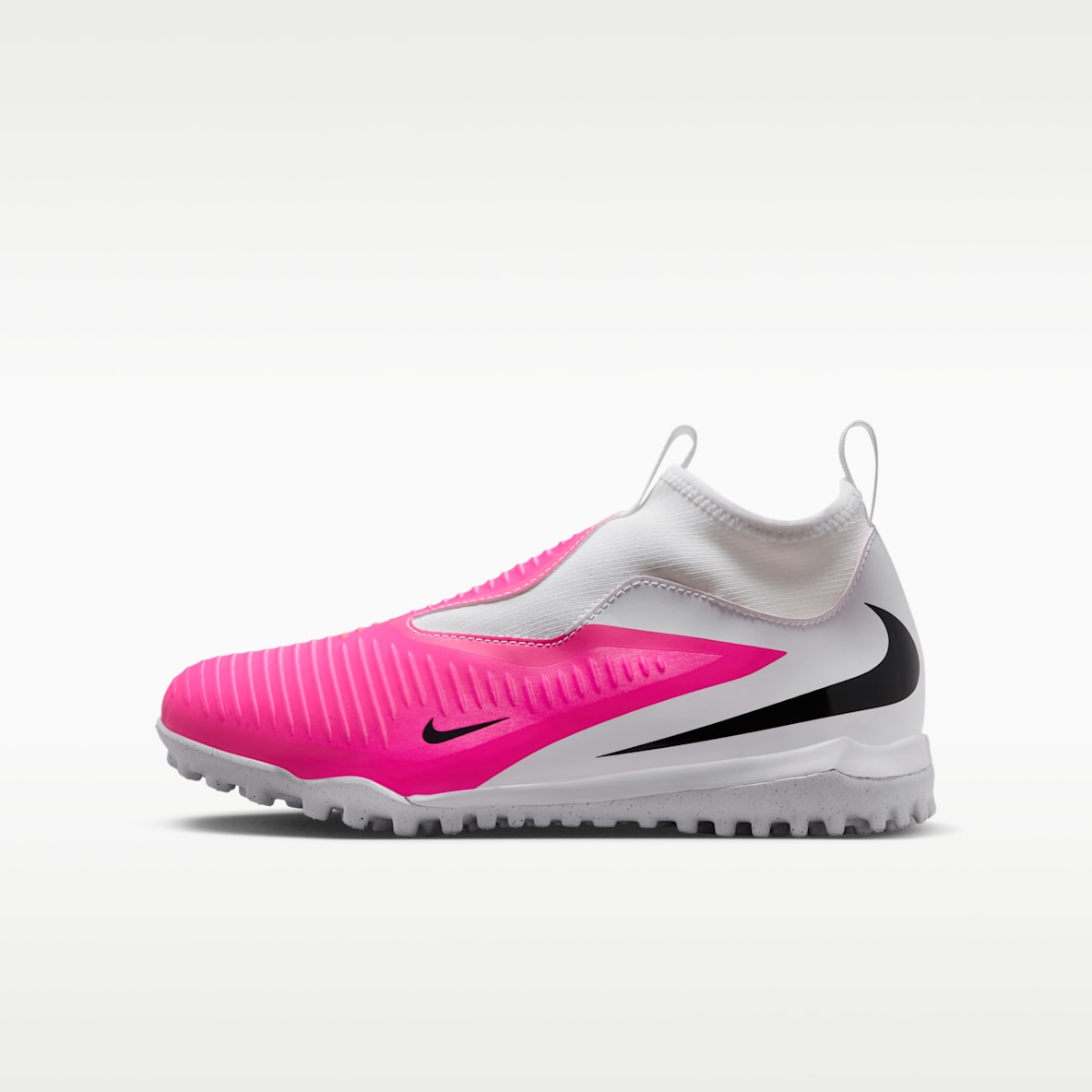 Nike Jr. Phantom 6 High Academy Tacos de futbol para pasto sintético (turf) para niños grandes