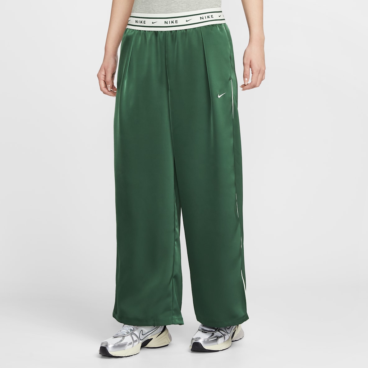 Nike Sportswear Women's Loose Mid-Rise Satin Pants