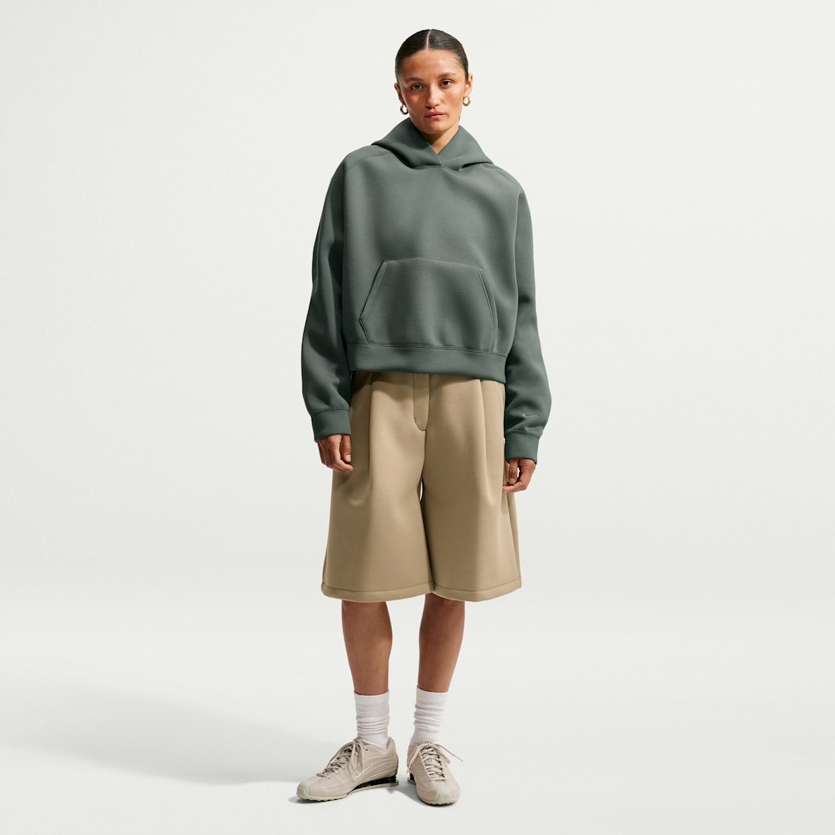 Nike Pre-Game Fleece Women's Oversized Mid-Rise Shorts