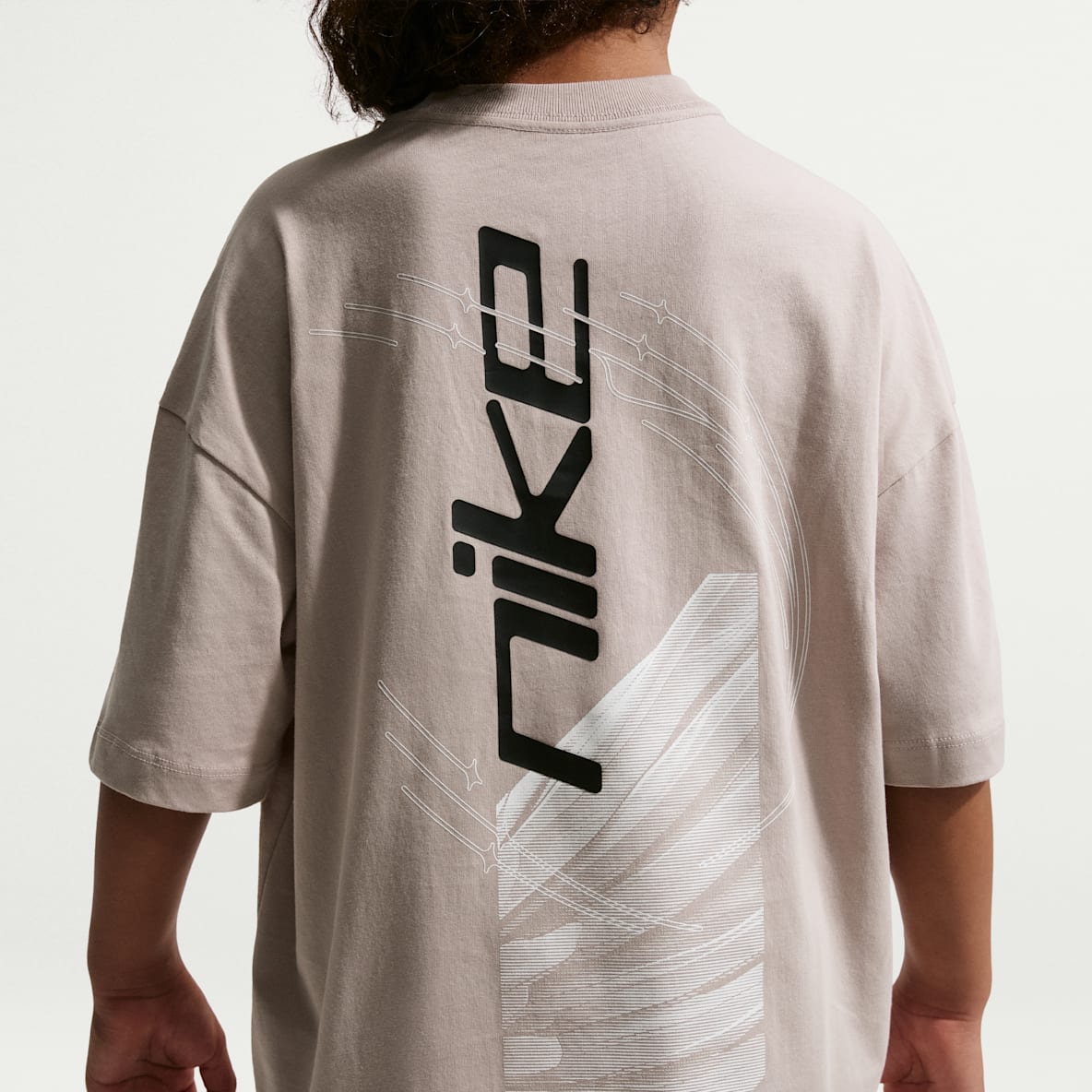 Nike Sportswear Older Kids' Oversized T-Shirt