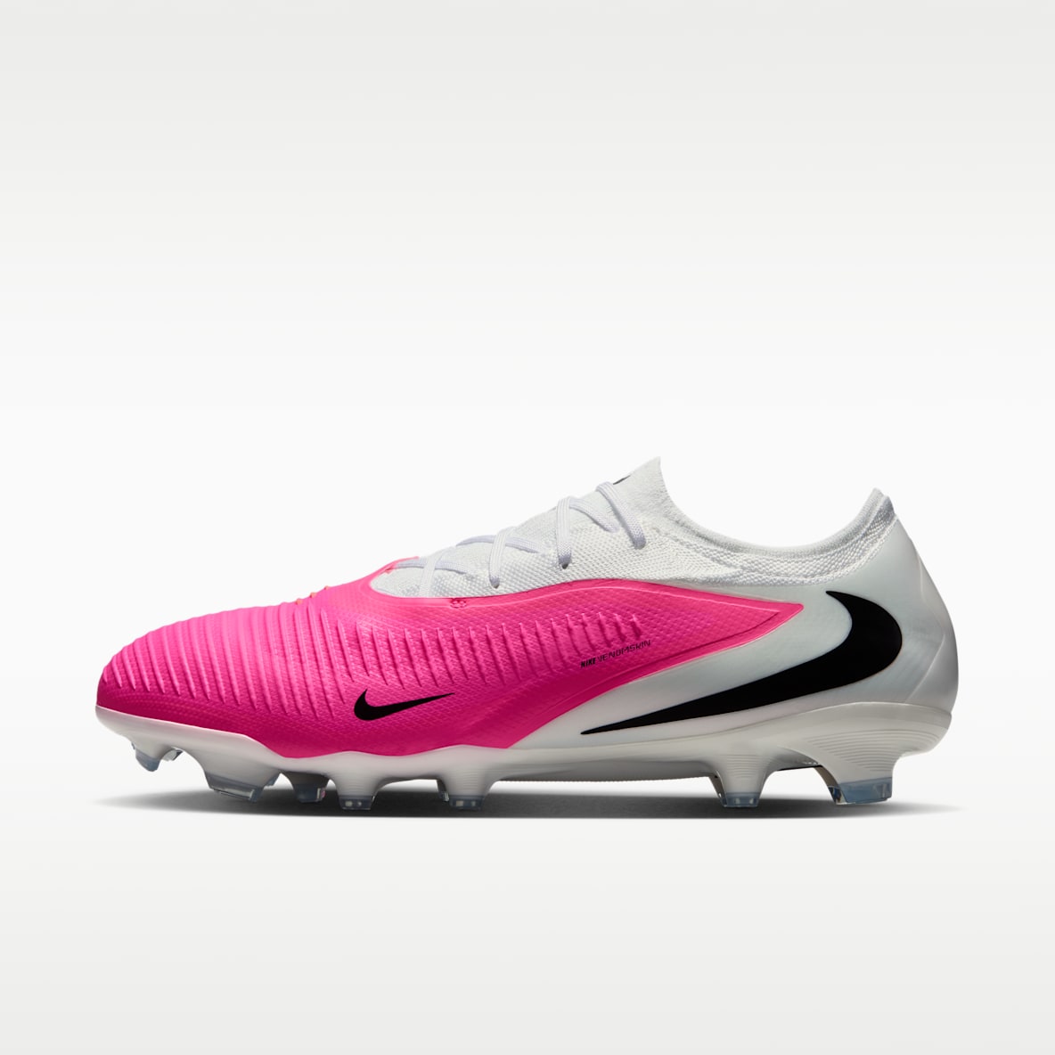 Nike Phantom 6 Low Pro Firm-Ground Football Boot