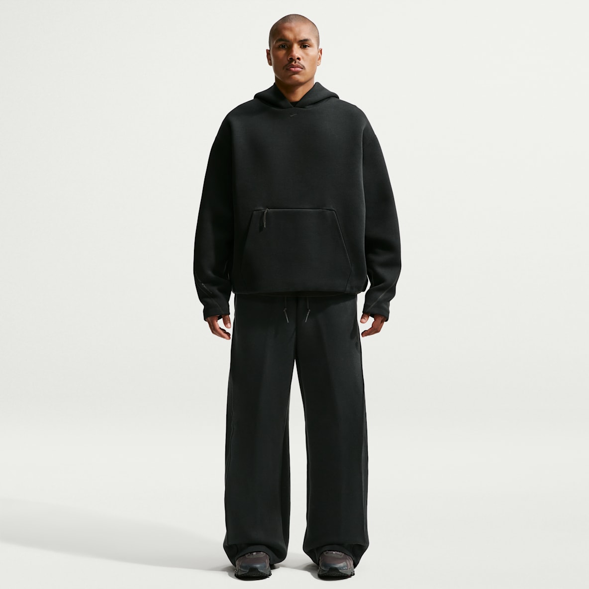 Nike Tech Men's Fleece Loose-Fit Open Hem Trousers