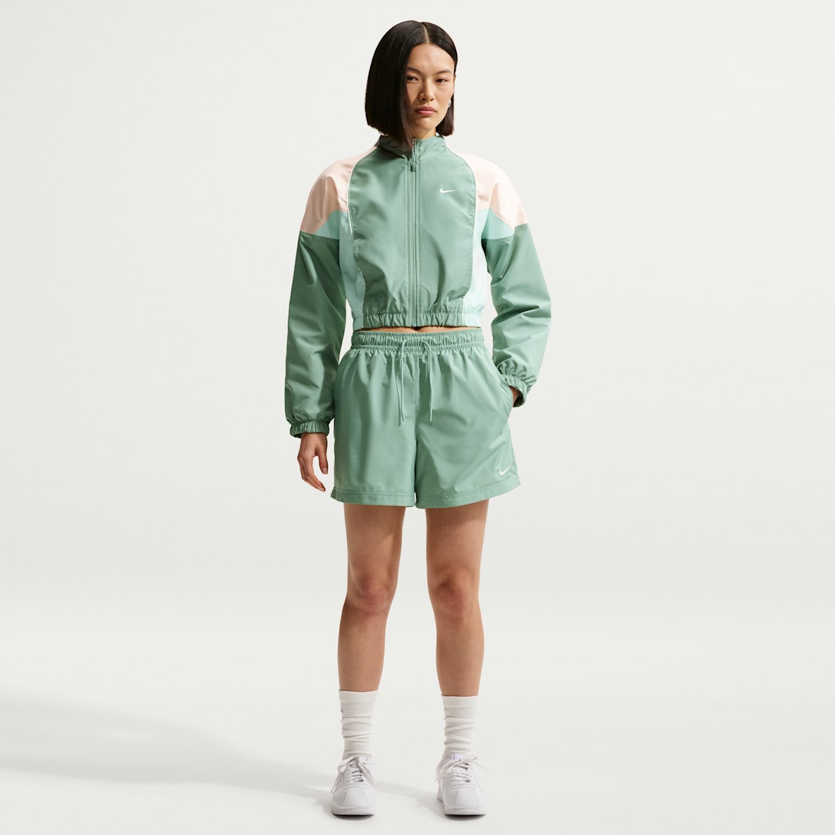 Nike Sportswear Classic Wovens Women's Mid-Rise Shorts