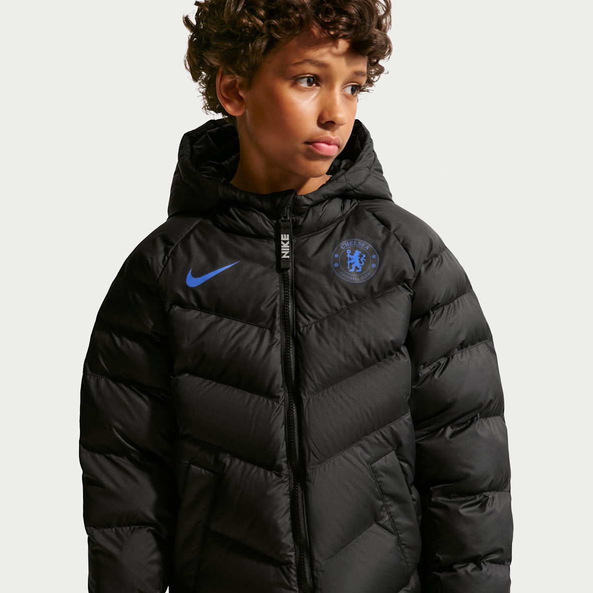 Chelsea F.C. Older Kids' Nike Football Synthetic-Fill Hooded Jacket