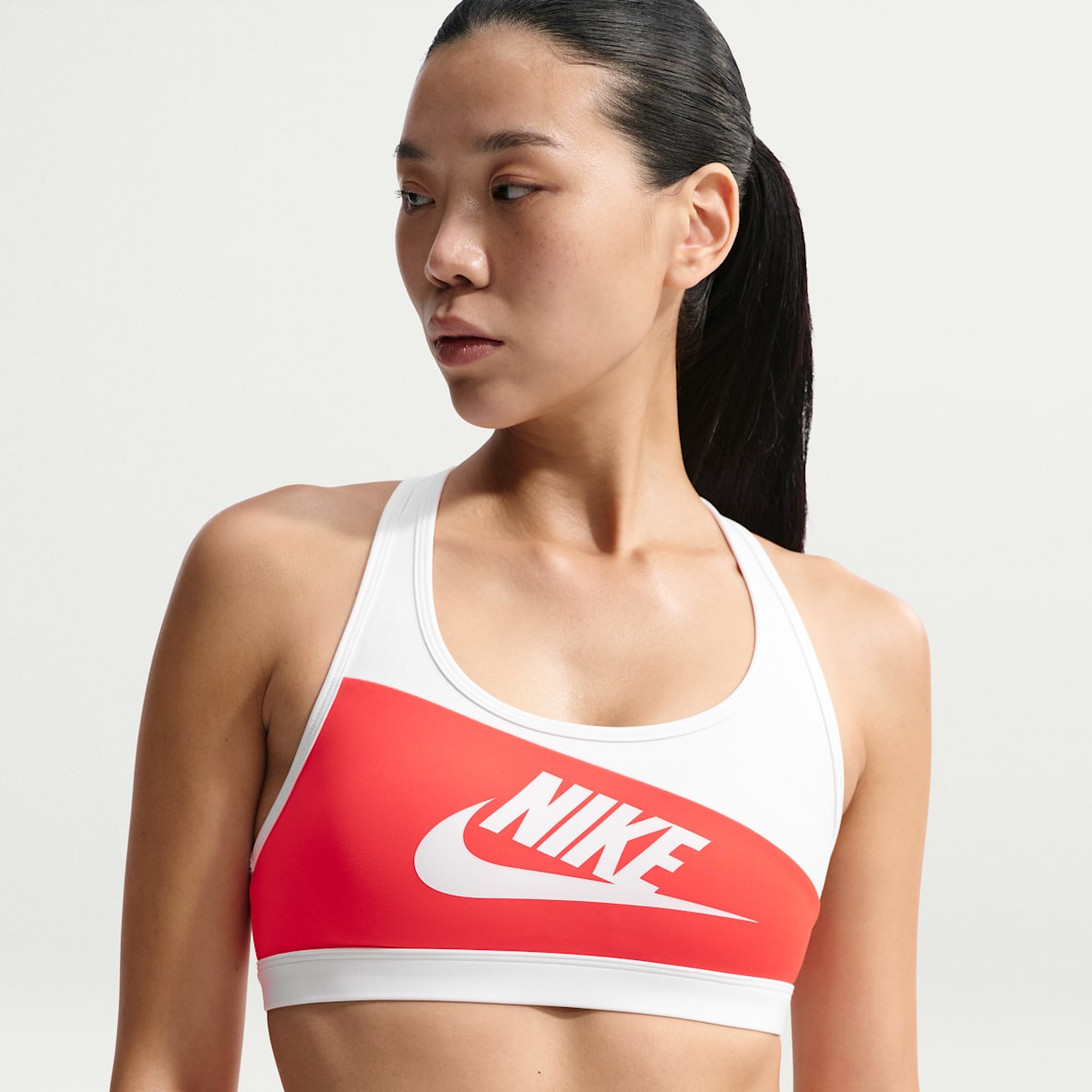Nike Swoosh Women's Medium-Support Padded Sports Bra