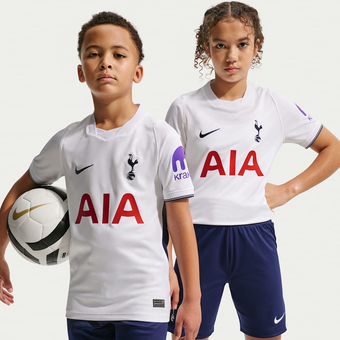 Tottenham Hotspur 2026/27 Stadium Home Older Kids' Nike Dri-FIT Football Replica Shirt