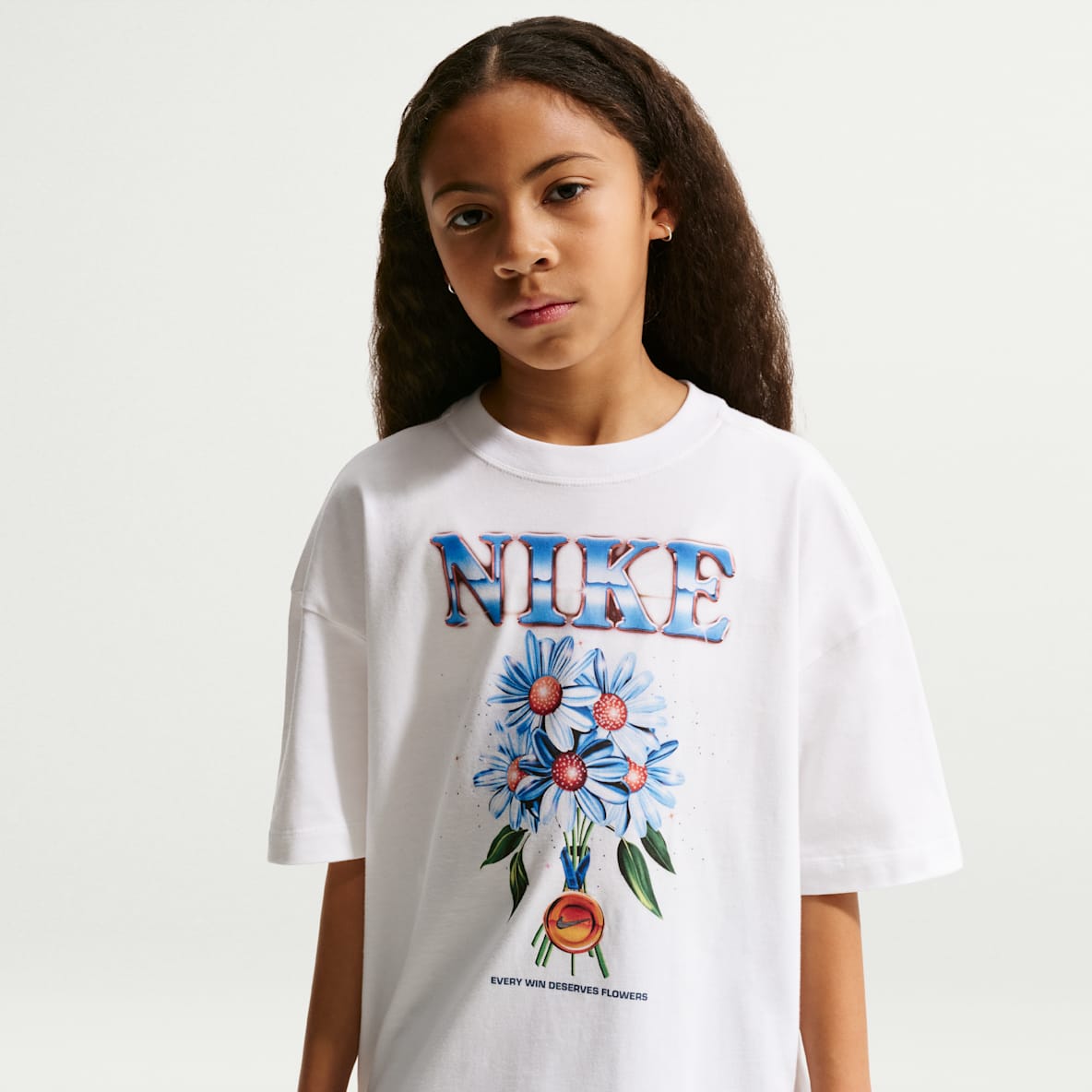 Nike Sportswear Older Kids' (Girls') Oversized T-Shirt