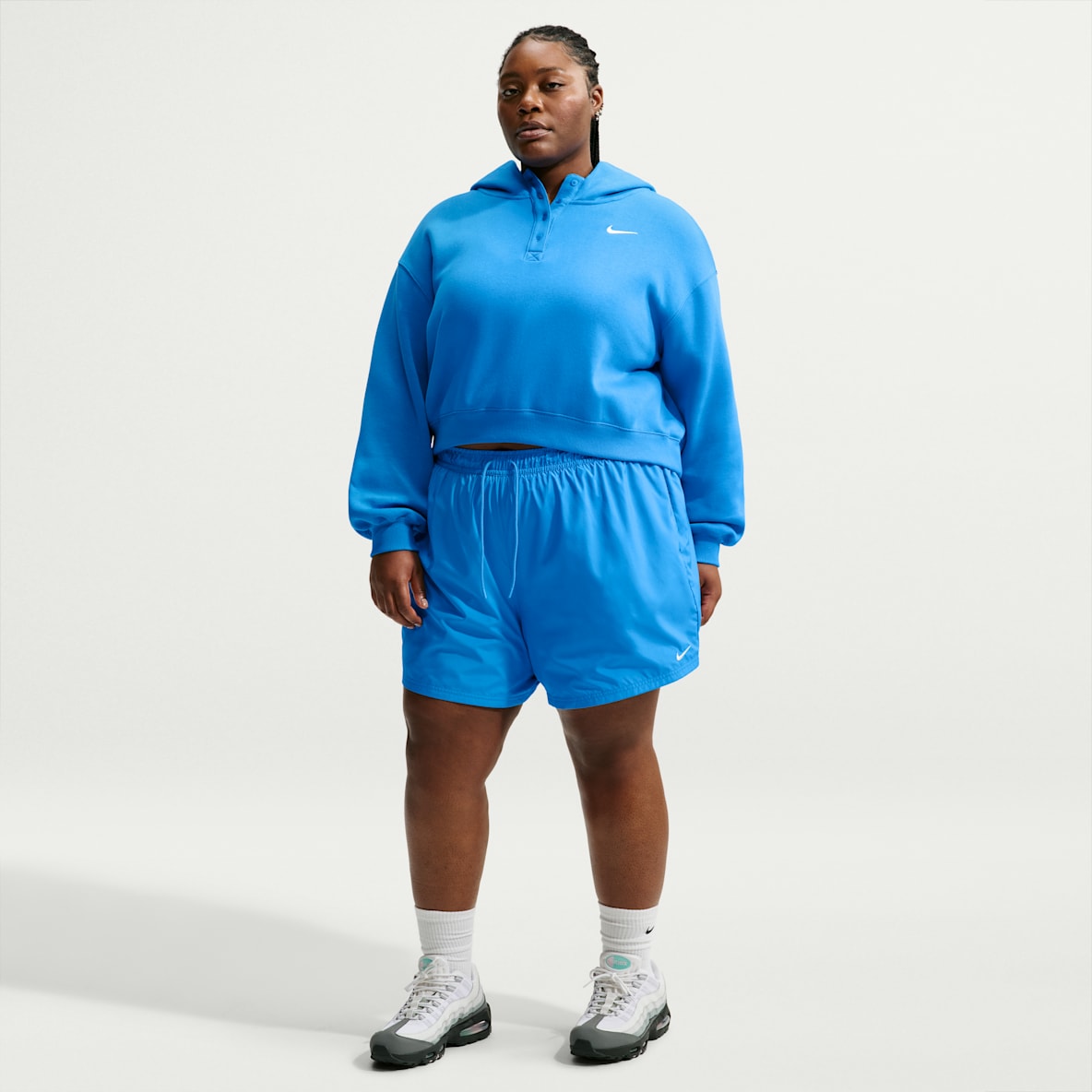 Nike Sportswear Classic Wovens Women's Mid-Rise 5" Shorts (Plus Size)