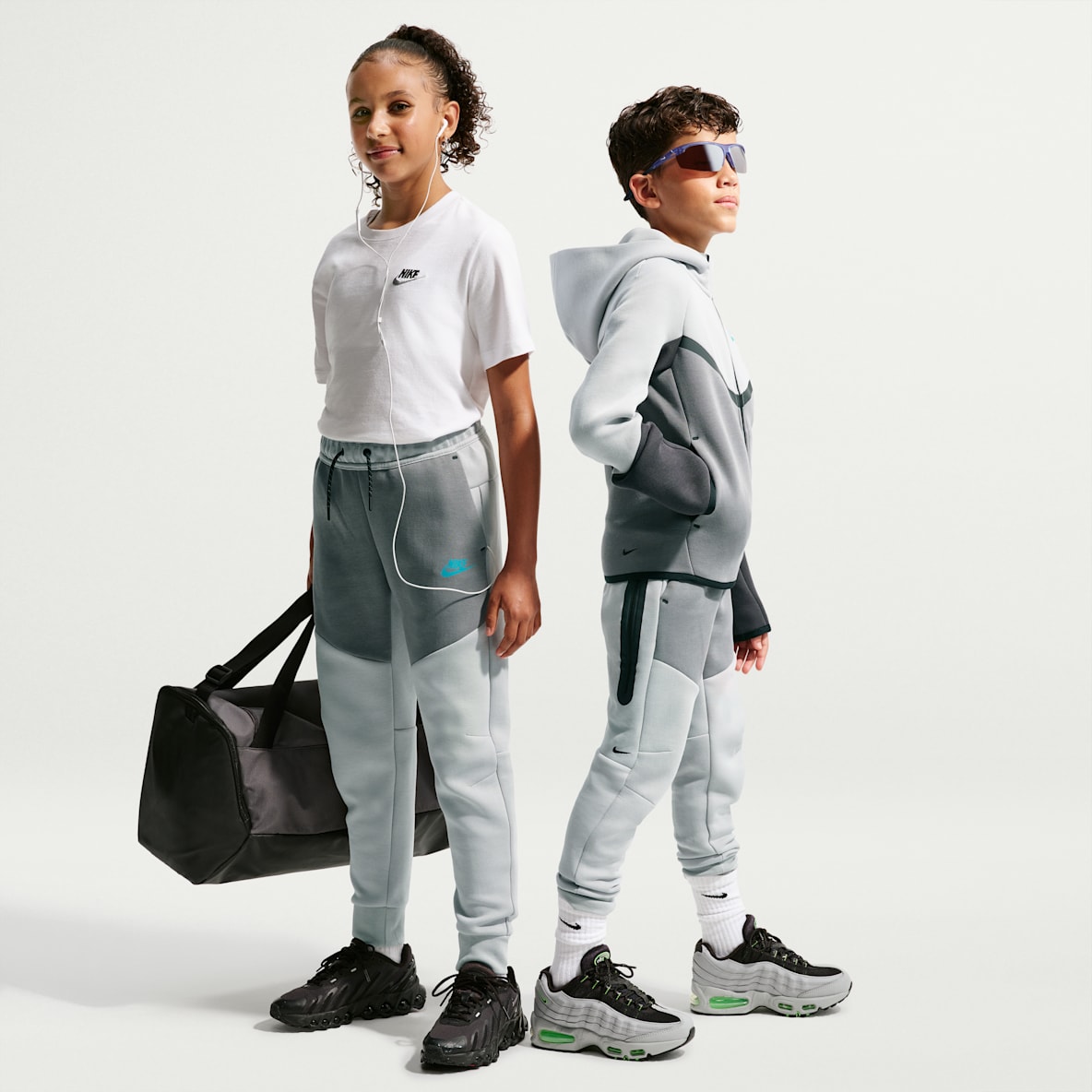 Nike Sportswear Tech Fleece Older Kids' Joggers