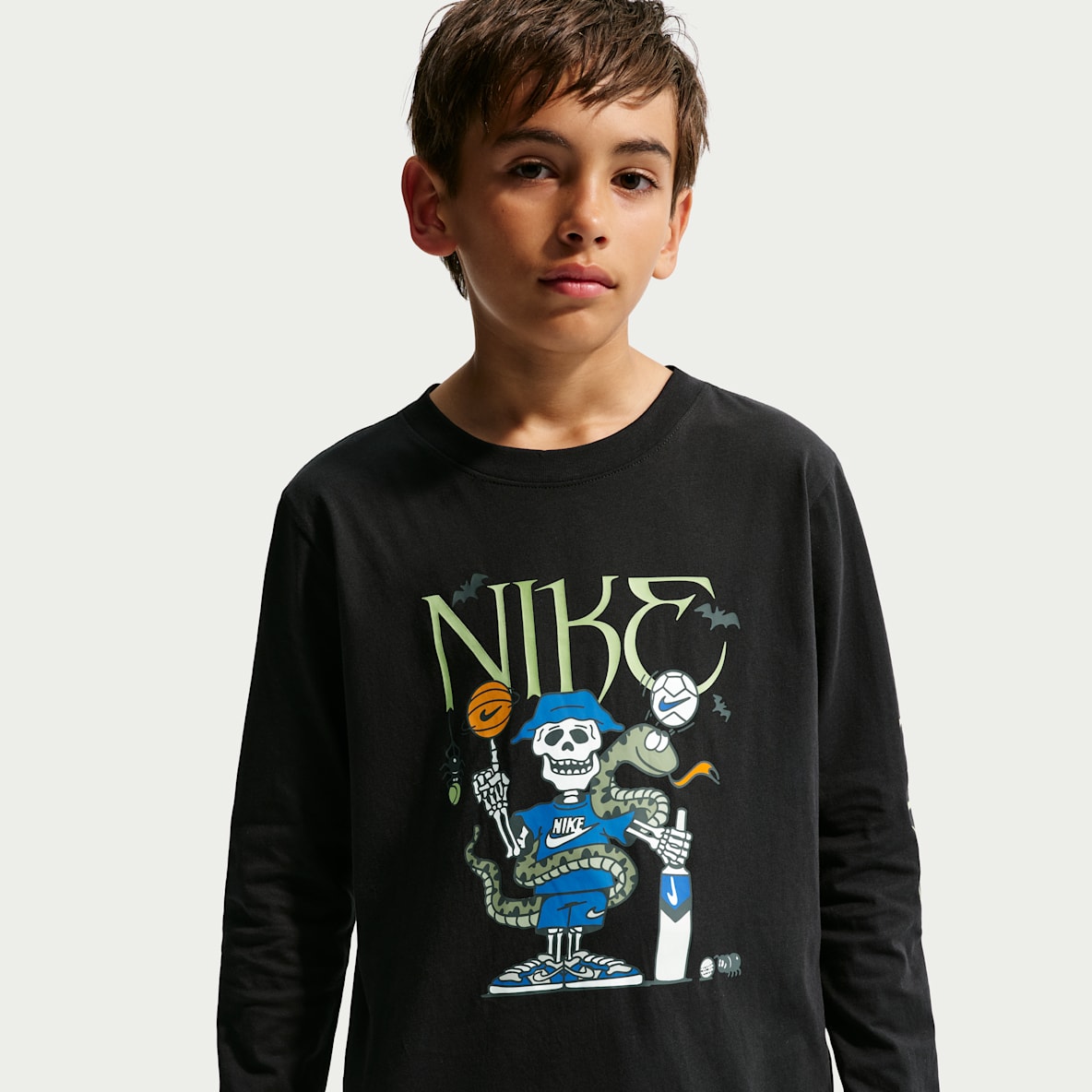 Nike Sportswear Older Kids' Long-Sleeve T-Shirt