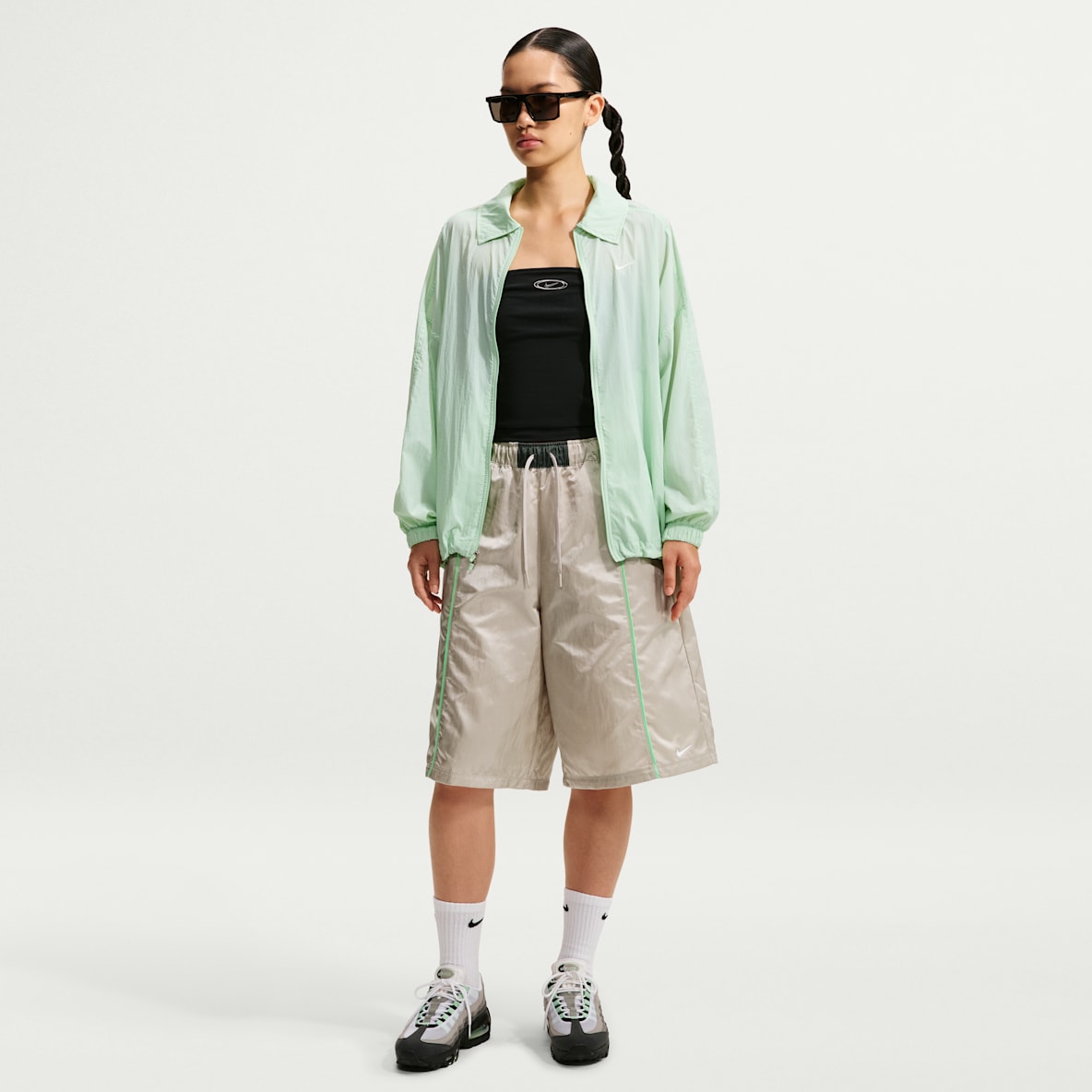 Nike Sportswear Women's Loose Mid-Rise Woven Shorts