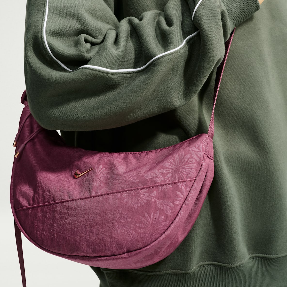 Nike Aura Floral Crescent Crossbody Bag (4L)