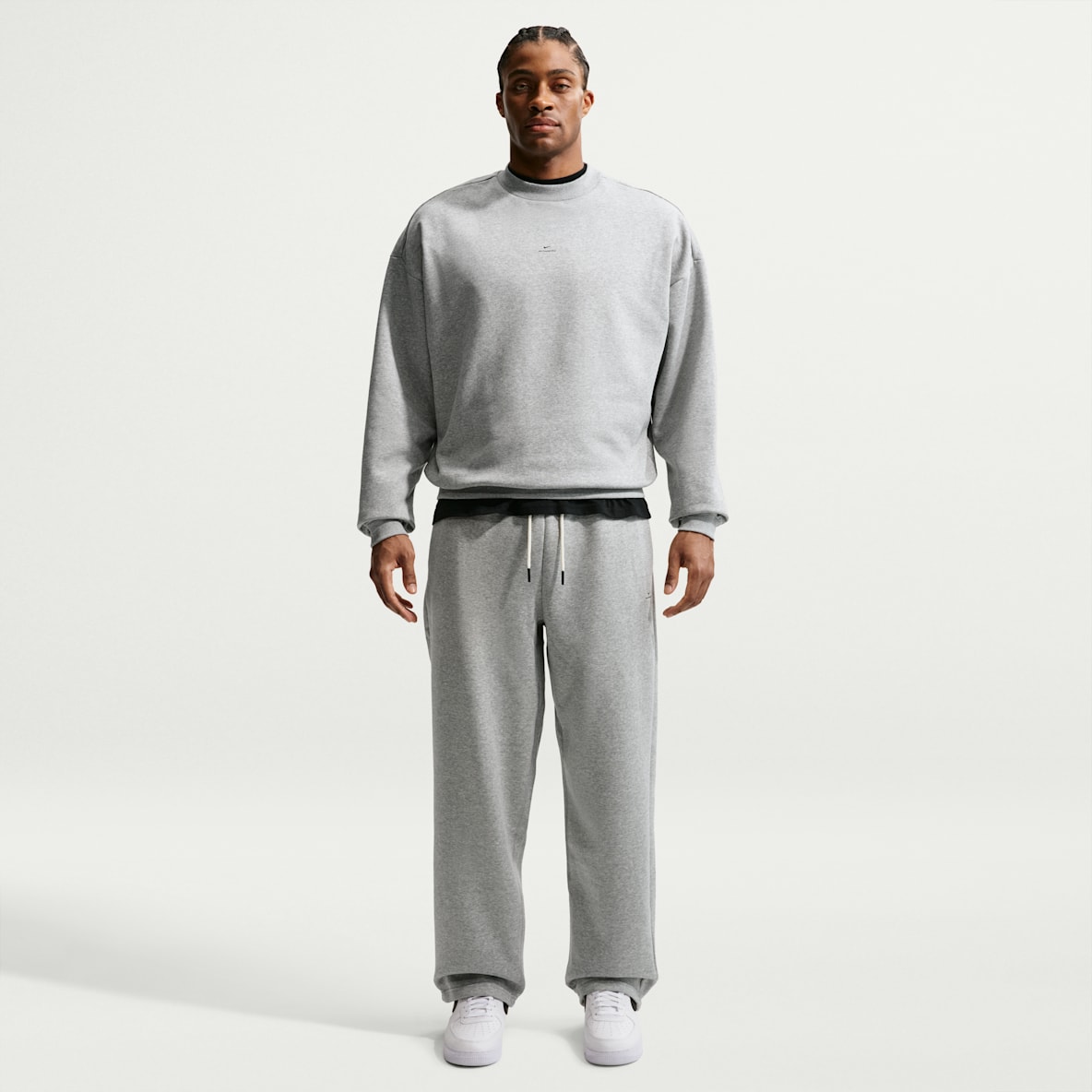 Nike Standard Issue Pantalon de basket à ourlet ouvert brossé Therma-FIT pour homme
