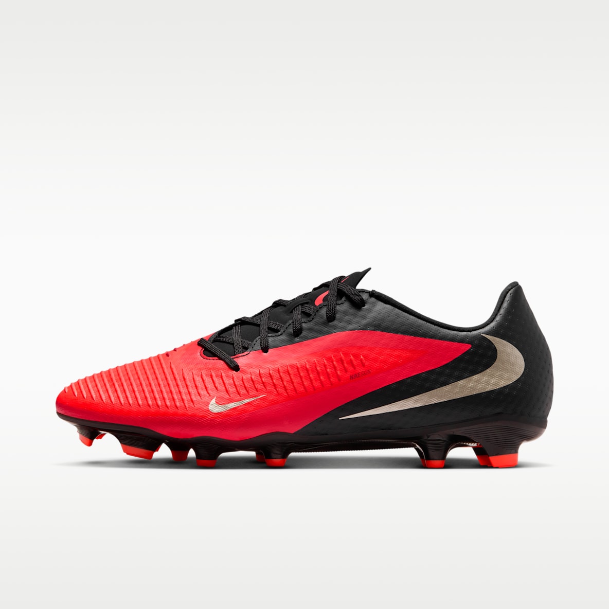 Nike Phantom 6 Low Academy Multi-ground Football Boot