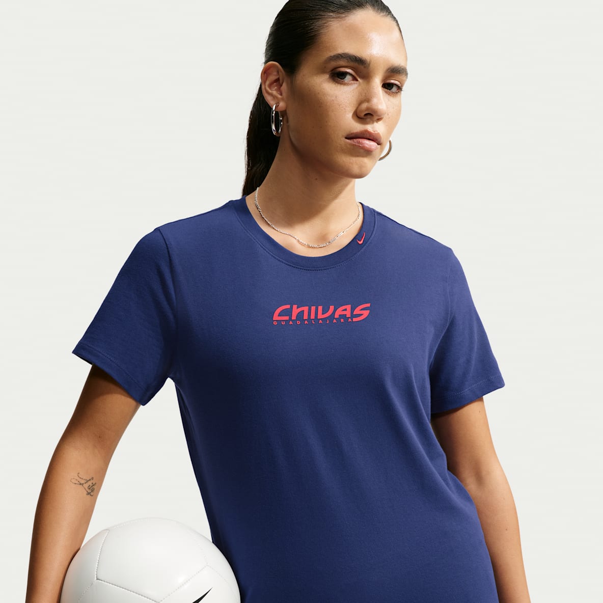 C.D. Guadalajara Playera de futbol Nike para mujer
