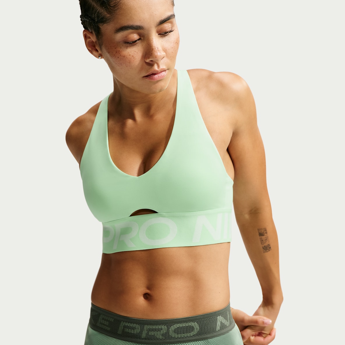 Nike Pro Sculpt Bra deportivo de media sujeción con almohadillas para mujer