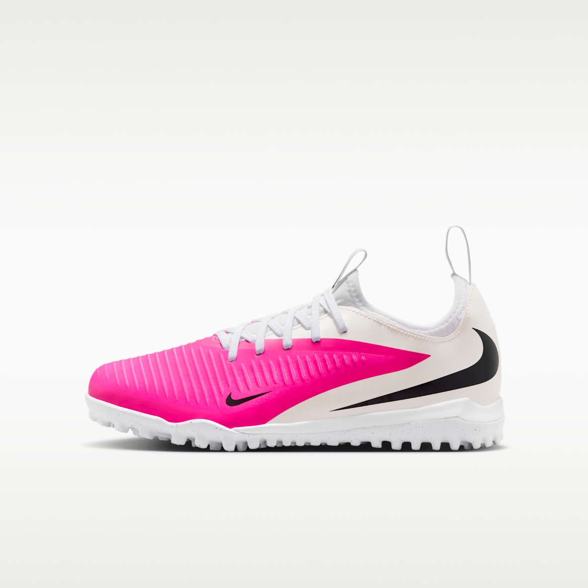 Nike Jr. Phantom 6 Low Academy Tacos de futbol para pasto sintético (turf) para niños grandes