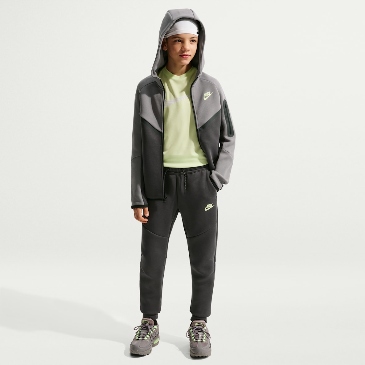Nike Sportswear Tech Fleece Older Kids' Joggers