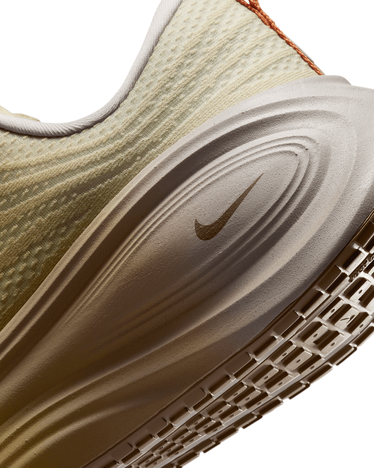 Vomero Plus 'Desert Camo and Ceramic' (IV4522-200) Release Date