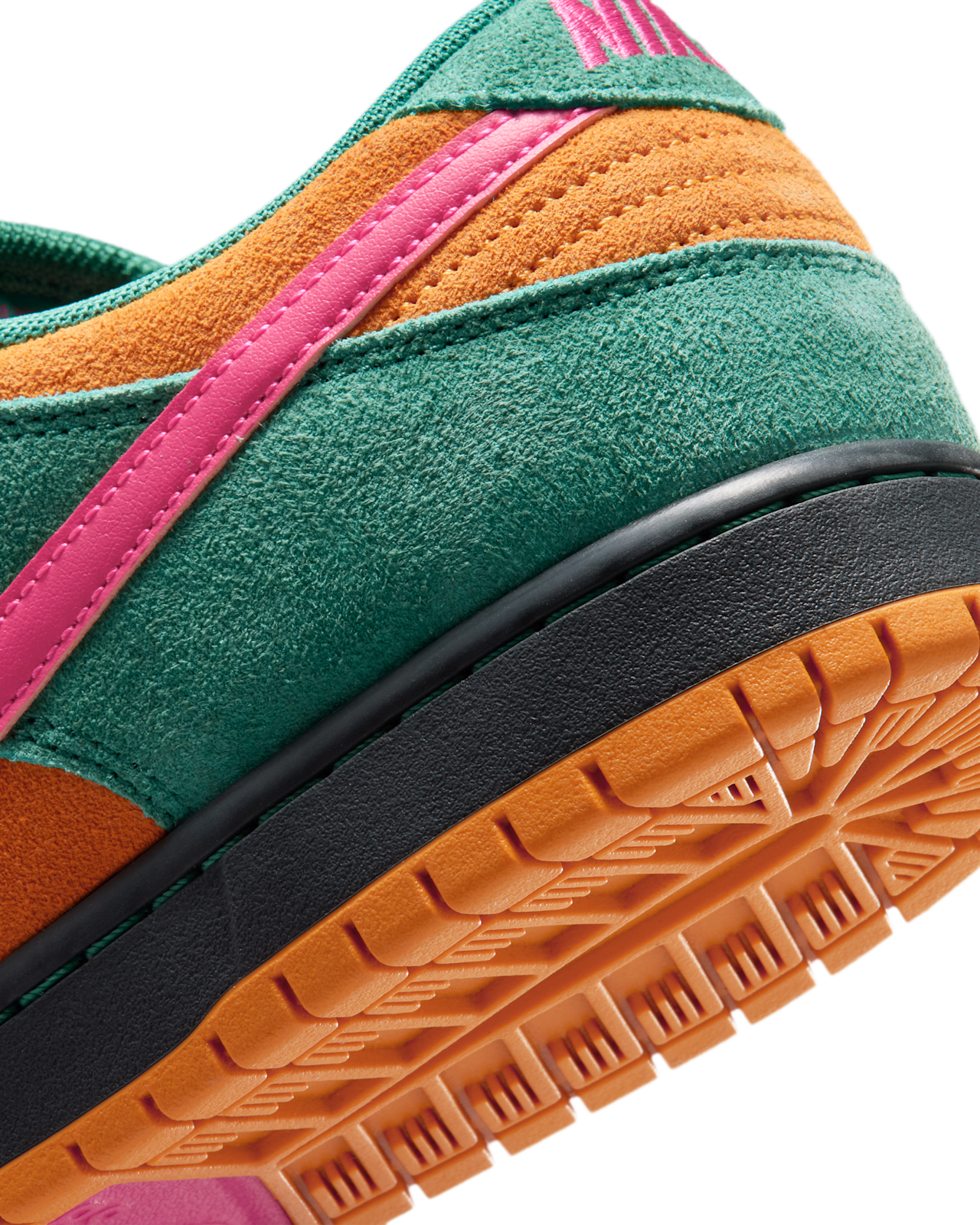 Nike SB Dunk Low Pro 'Green Noise and Light Curry' (HQ1625-301) Release Date
